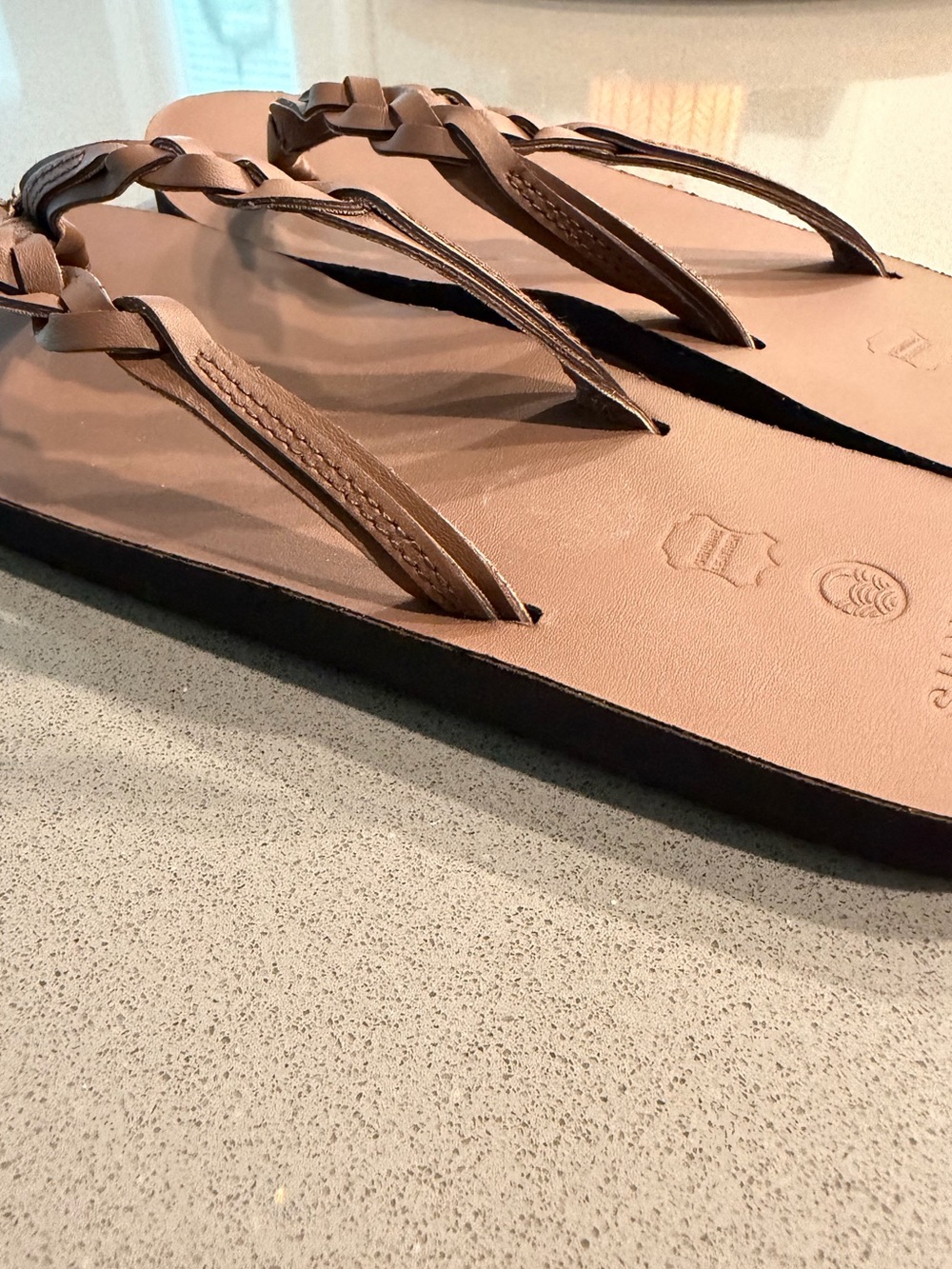 NWOT Women’s Sundry Braided Strap Leather Flip-Flops/Sandals, Sz. 9! Super nice! - Picture 2 of 7